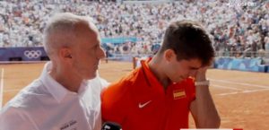 La triste image de Carlos Alcaraz en larmes après sa défaite en finale des JO