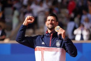 Novak Djokovic a fêté sa médaille d&rsquo;or aux JO de Paris 2024 par une danse au village olympique