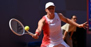 Tennis – United Cup : Swiatek lâche un set mais la Pologne verra les demies
