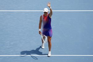 Swiatek et Pegula se qualifient à la dure, Sabalenka a été impeccable