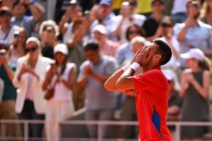 Tennis : Djokovic est au sommet, il fond en larmes