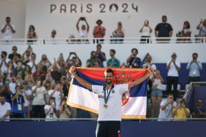 Tennis : Une légende s’enflamme pour Djokovic