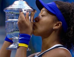 US Open > Les révélations de Naomi Osaka sur son premier sacre à l&rsquo;US Open : « Après avoir gagné, j&rsquo;ai lu beaucoup de gens dire que je ne méritais pas de gagner. J&rsquo;ai beaucoup pleuré, et j&rsquo;y pense encore beaucoup »
