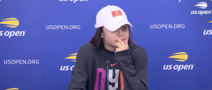 US Open, Vidéos > Raducanu en larmes lors de sa conférence de presse : « Je me sens abattue… Je me sens triste »