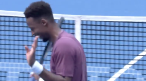 ATP – Pékin, Vidéos > Monfils choque encore le public, la réaction de Medvedev en dit long