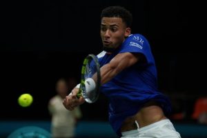 Arthur Fils craque contre Roberto Bautista Agut, la France est menée face à l&rsquo;Espagne en Coupe Davis