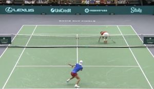 Coupe Davis, Vidéos > Carlos Alcaraz enflamme Valence avec une volée venue d&rsquo;un autre monde !