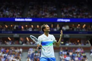 Daniil Medvedev s&rsquo;impose avec maîtrise face à Fabio Cobolli au troisième tour de l&rsquo;US Open