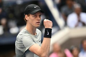 Jannik Sinner s’offre son deuxième titre du Grand Chelem en maîtrisant Taylor Fritz