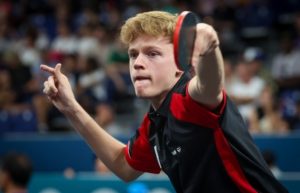 Laurens Devos atteint la finale en tennis de table classe 9 et s&rsquo;assure de l&rsquo;argent