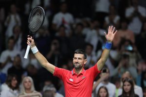 Novak Djokovic cède un seul jeu pour offrir la victoire à la Serbie