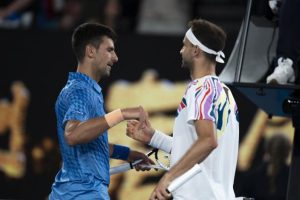 Novak Djokovic et Grigor Dimitrov s&rsquo;adonnent au strip-tease lors d&rsquo;un match exhibition à Sofia