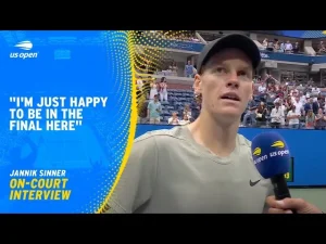 Regardez l&rsquo;interview sur le terrain de Jannik Sinner après sa qualification pour la finale de l&rsquo;US Open 2024