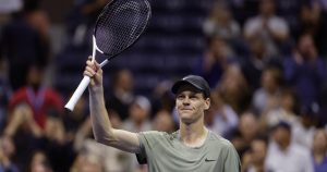 Sinner domine Medvedev et découvrira les demies – rts.ch