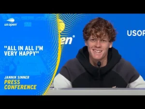 Vidéo: Conférence de presse de Jannik Sinner après sa qualification pour les demi-finales de l&rsquo;US Open 2024