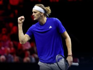 Zverev renverse Tiafoe et prolonge le suspense jusqu&rsquo;au bout