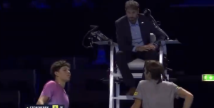 ATP – Bâle, Vidéos > Grave erreur d&rsquo;arbitrage lors du match Shelton-Etcheverry, l&rsquo;Argentin peut râler !