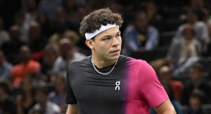 ATP > Ben Shelton désigne ses deux joueurs préférés sur le circuit : « L&rsquo;un ressemble à Roger Federer, l&rsquo;autre me donne l&rsquo;impression de voir un artiste »