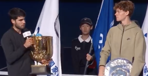 ATP – Pékin > Carlos Alcaraz à Jannik Sinner après sa victoire en finale : « Qu&rsquo;est-ce que je peux dire sur toi ? Je te respecte beaucoup en tant que joueur mais encore plus en tant que personne »