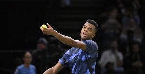 ATP – Rolex Paris Masters > L&rsquo;anecdote géniale de Medvedev sur Mpetshi Perricard : « Khachanov jouait avec lui en double, et à l&rsquo;échauffement au service, il dit à Karen : &lsquo;Je vais servir des 2e&rsquo;. Karen reçoit un missile à 200 et Giovanni lui dit : &lsquo;Ben j&rsquo;ai ralenti de 10 km/h' »