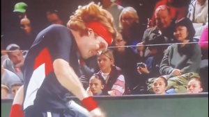 ATP – Rolex Paris Masters, Vidéos > Rublev, de plus en plus fou, termine encore en sang