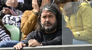 ATP – Shanghai, Insolite > Emmanuel Planque à Giovanni Mpetshi Perricard lors de son match face à Wawrinka : « T&rsquo;y vas pas franchement. Tu te fous de moi ou quoi ? T&rsquo;es en train de te foutre de ma gueule ou quoi ? »