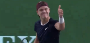 ATP – Shanghai, Vidéos > La colère d&rsquo;Holger Rune contre sa maman après un mauvais conseil contre Berrettini