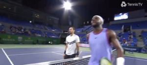 ATP – Shanghai, Vidéos > Tiafoe insulte copieusement l&rsquo;arbitre et risque très, très gros !