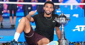 ATP – Tokyo > Arthur Fils, après son sacre au Japon face à Ugo Humbert : « J&rsquo;ai regardé les noms, j&rsquo;ai vu que Jo-Wilfried Tsonga avait gagné ici, je ne le savais pas. C&rsquo;est bien d&rsquo;être le deuxième Français à gagner ici »