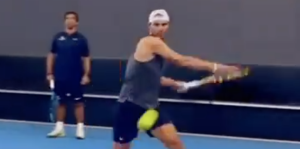 ATP, Vidéos > Rafael Nadal envoie du très lourd à l&rsquo;entraînement