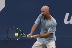 Adrian Mannarino écarte Tommy Paul et se qualifie pour le deuxième tour à Bercy
