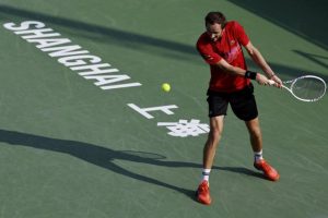 Daniil Medvedev domine Stefanos Tsitsipas et se hisse en quarts de finale à Shanghai
