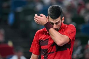 Djokovic lâche un set en route pour rejoindre Fritz en demi-finale