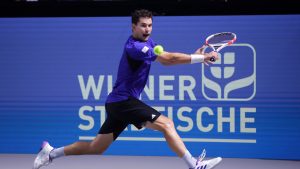 Dominic Thiem, ancien numéro 3 mondial, fait ses adieux au tennis sur une défaite à Vienne