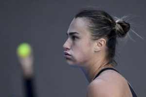Fin de série pour Aryna Sabalenka éliminée par Karolina Muchova en quarts