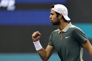 Karen Khachanov remporte un septième titre à Almaty