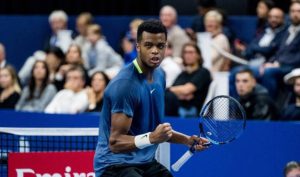Mpetshi Perricard évite le piège Shapovalov 