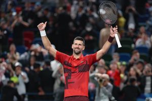 Novak Djokovic passe en mode rouleau compresseur