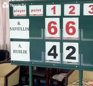 Quand Bublik et Safiullin redécouvrent l’ambiance des tournois de quartier