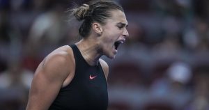 Sabalenka déloge Swiatek de la place de no 1 – rts.ch