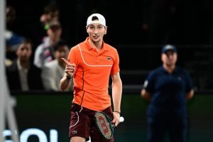 Ugo Humbert facile vainqueur de Marcos Giron avant d&rsquo;affronter Carlos Alcaraz en 8es au Rolex Paris Masters
