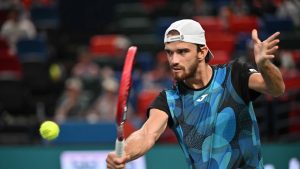VIDEO. Tennis : « Tu joues trop vite »… Quand la raquette de l’adversaire de Jannik Sinner se casse en plein match sous les coups de l’Italien