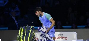 ATP – Finals > Carlos Alcaraz, battu par Zverev et éliminé du Masters de Turin : « Ma maison me manque. Je veux passer du temps avec mes proches mais je dois aussi voyager pour jouer plus de tournois, plus de matchs »