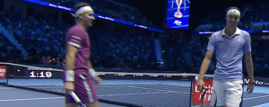 ATP – Finals, Vidéos > Casper Ruud à Alexander Zverev en plein match : « J&rsquo;essaie tout, mec ! »