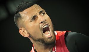 ATP > Kyrgios blessé et incertain pour l&rsquo;Open d&rsquo;Australie, Benoit Maylin le recadre : « Il ferait mieux de se faire une blessure aux cordes vocales, ça lui permettrait peut-être de se concentrer sur son tennis, et dire moins de bêtises »
