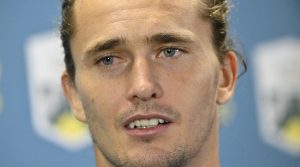 ATP – Rolex Paris Masters > Alexander Zverev sur sa réussite face aux gauchers : « Les gauchers, pour moi, c&rsquo;est peut-être plus naturel que pour d&rsquo;autres, parce que mon frère est gaucher. Je m&rsquo;entraînais toujours avec un gaucher quand j&rsquo;étais petit »