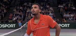 ATP – Rolex Paris Masters > Arthur Fils à l&rsquo;arbitre de chaise après une énorme boulette : « Tu es tellement mauvais, mec. Ressaisis-toi. Comment tu as pu rater ça »