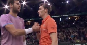 ATP – Rolex Paris Masters, Vidéos > La poignée de main plus que glaciale entre Humbert et Kachanov !