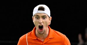 ATP – Rolex Paris Masters > Yannick Noah, après la qualification d&rsquo;Humbert en demi-finales : « Hier, face à Alcaraz, il n&rsquo;avait rien à perdre. Il arrive aujourd&rsquo;hui sur un match où il a quasiment tout à perdre et il fait ce match-là. Chapeau »