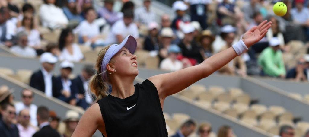 Roland Garros > Potapova, pas tendre avec la grève de certains joueurs : « Je ne suis pas vraiment dans ce délire. Je trouve ça un peu absurde. Les journalistes n’ont rien à voir avec nos gains. Ce ne sont pas eux qui nous paient, n’est-ce pas ? »